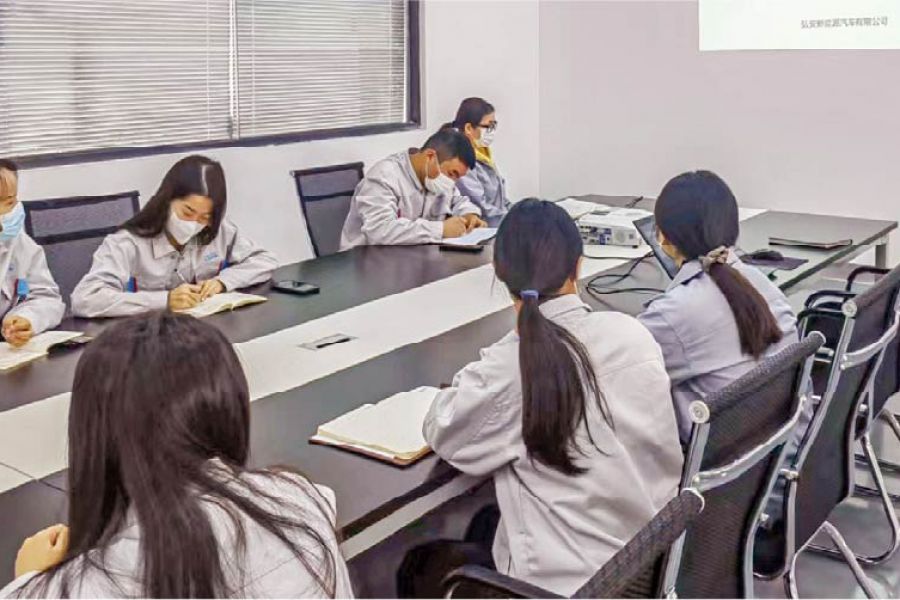 “崗位做貢獻，團員展風采”座談會