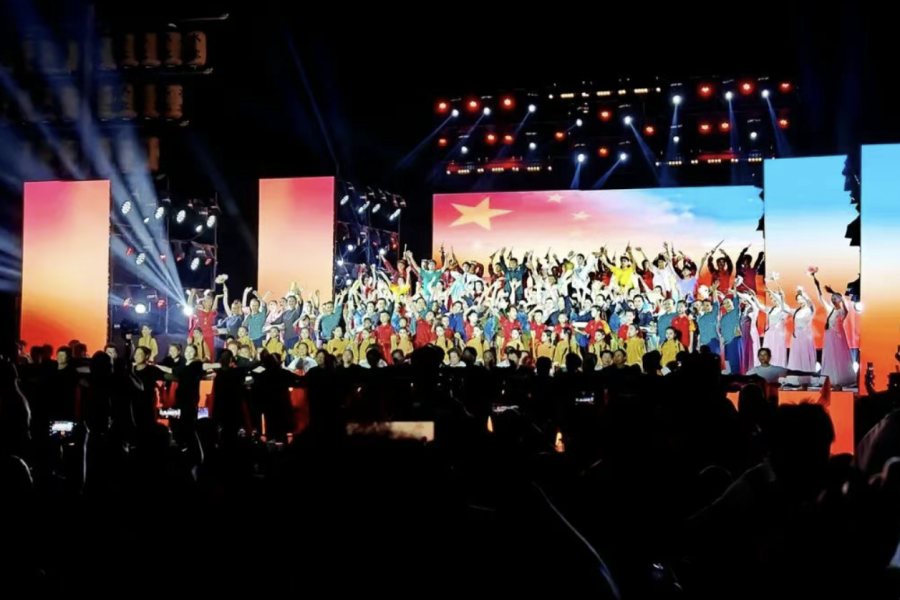 三輪車開(kāi)進(jìn)“村晚”